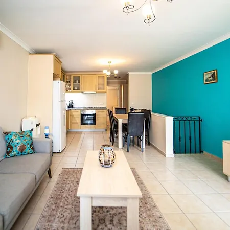 Marvelous House With Balcony And Mountain View Close To Inlice Beach In غوجيك