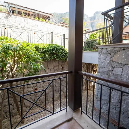 Marvelous House With Balcony And Mountain View Close To Inlice Beach In * غوجيك