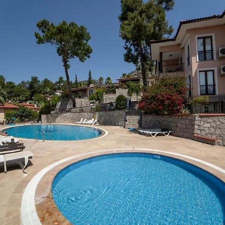Marvelous House With Balcony And Mountain View Close To Inlice Beach In شقة *