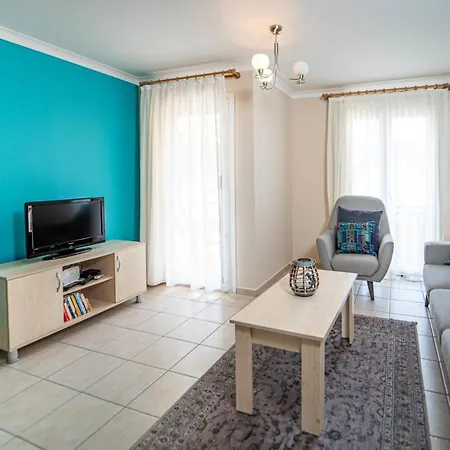 דירה Marvelous House With Balcony And Mountain View Close To Inlice Beach In גוג'ק